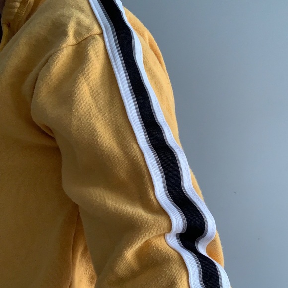 Cropped Yellow Hollister oversized hoodie - Picture 5 of 5